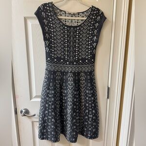 Stylish Grey and White Patterned Sweater Dress